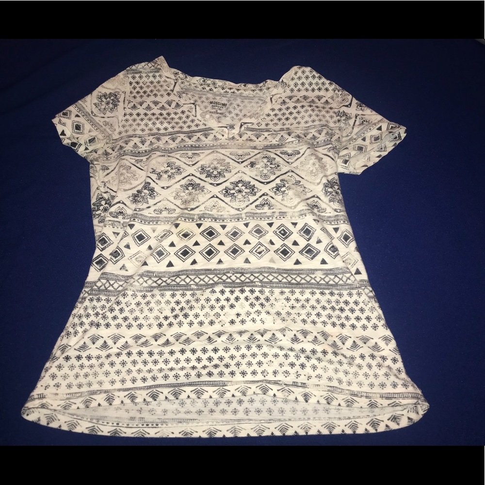 Short sleeved shirt